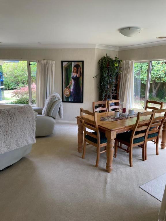Spacious Home Парапарауму Екстериор снимка